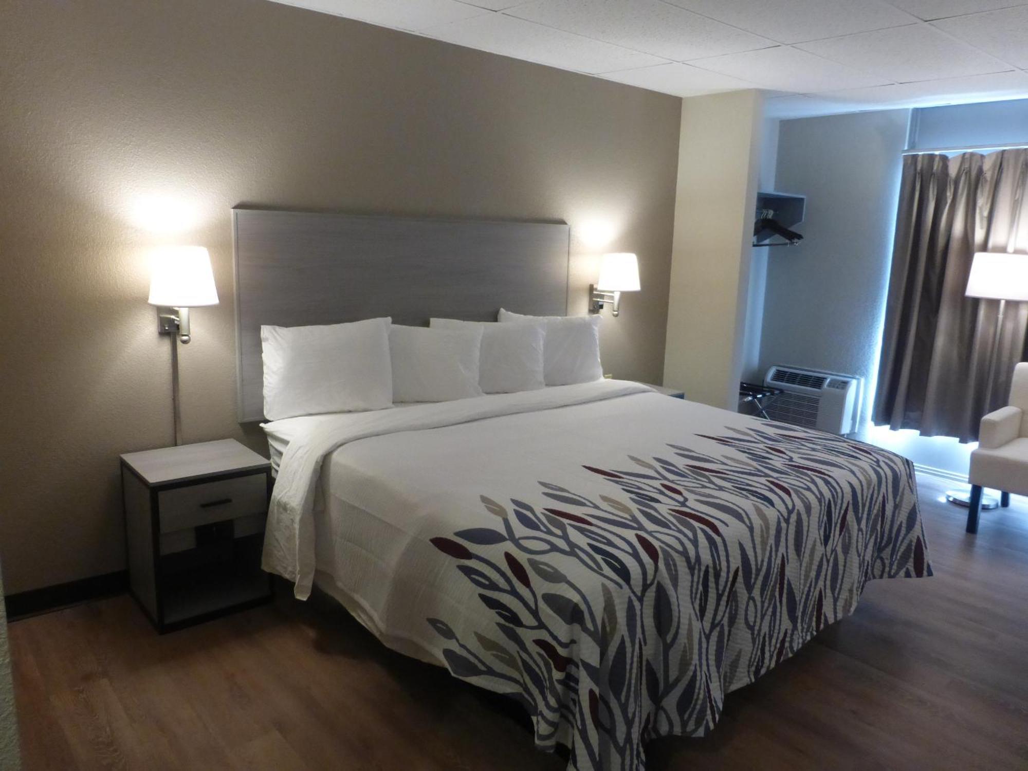 Red Roof Inn Страудсберг Экстерьер фото