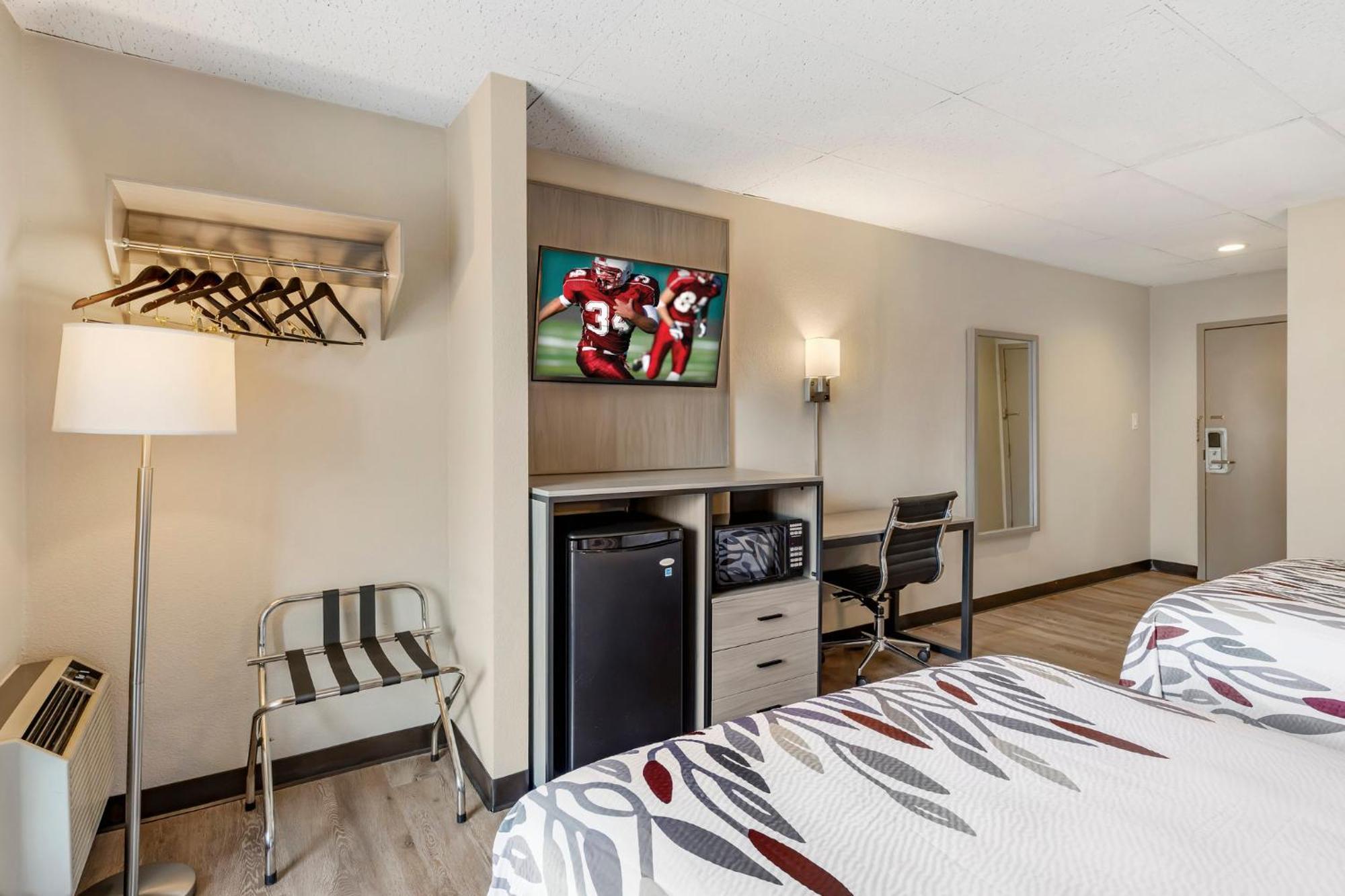 Red Roof Inn Страудсберг Экстерьер фото