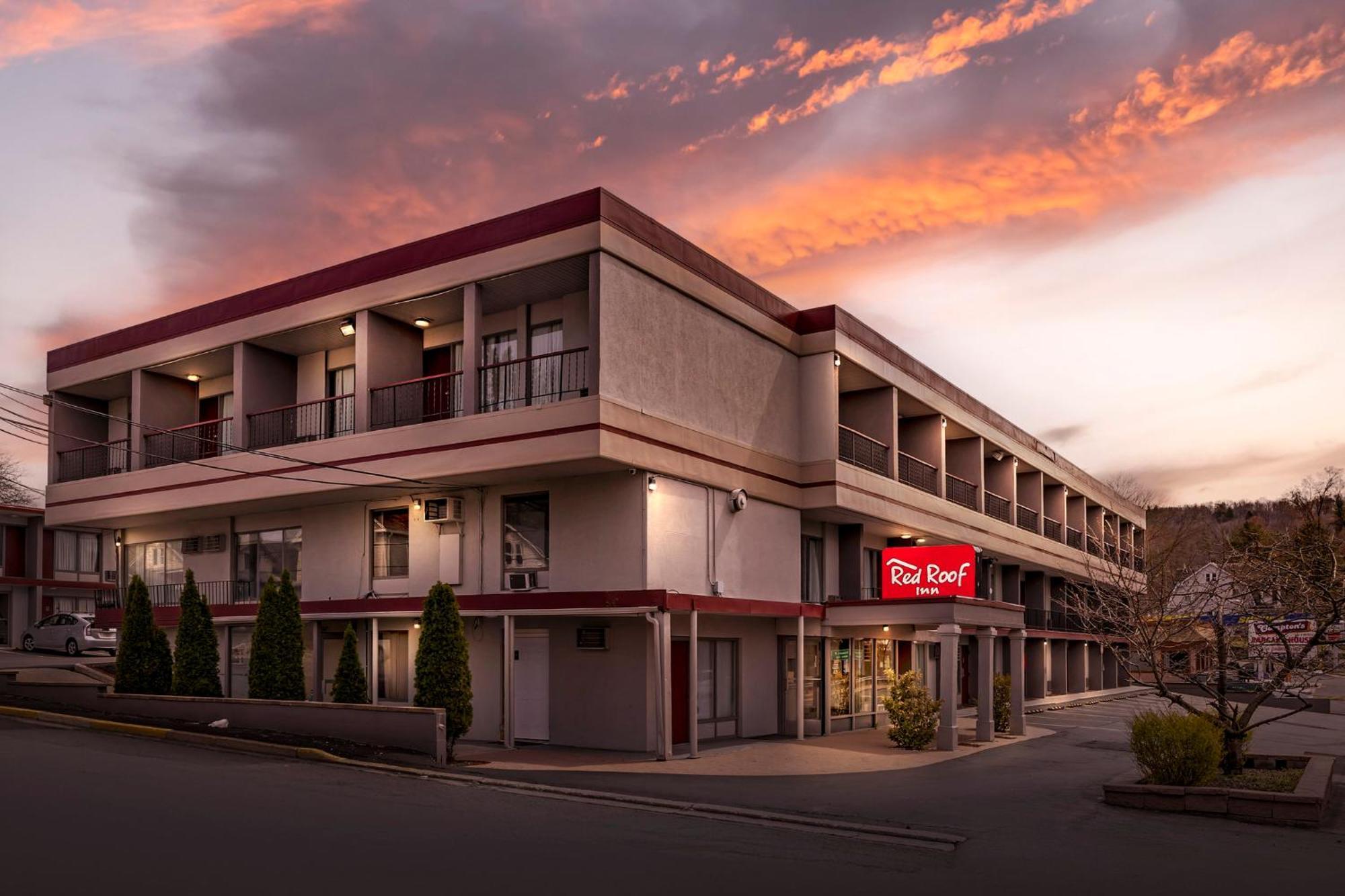 Red Roof Inn Страудсберг Экстерьер фото